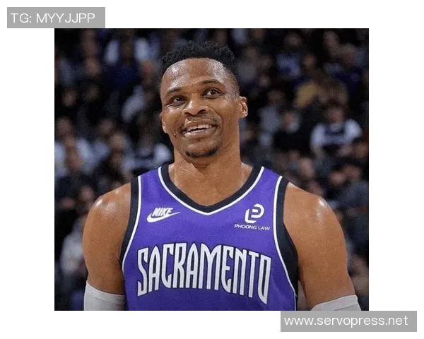 拉塞尔威斯布鲁克的篮球传奇之路与职业生涯的辉煌成就分析